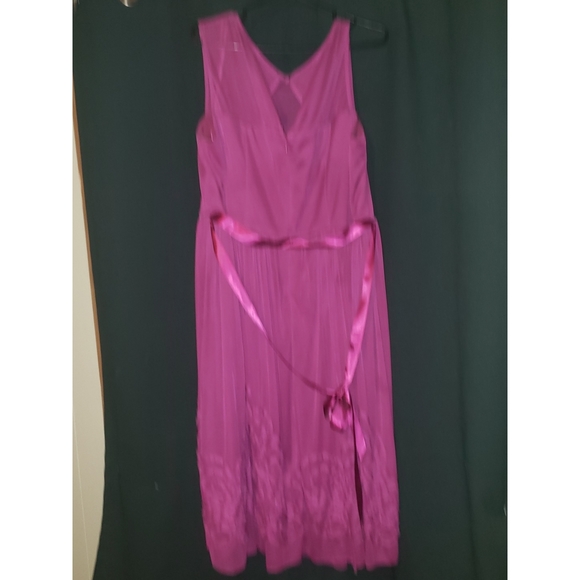 Magenta formal dress - Picture 2 of 4